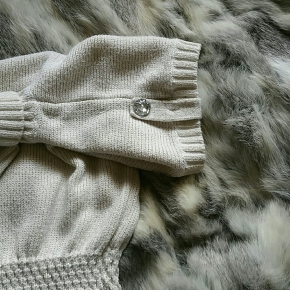 Sweater ๐ - Picture 3 of 3